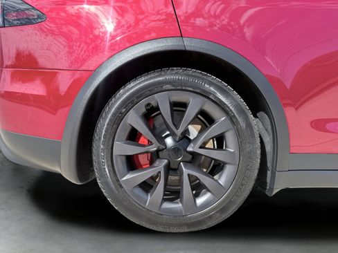 Used 2025 Tesla Model X Plaid image 11