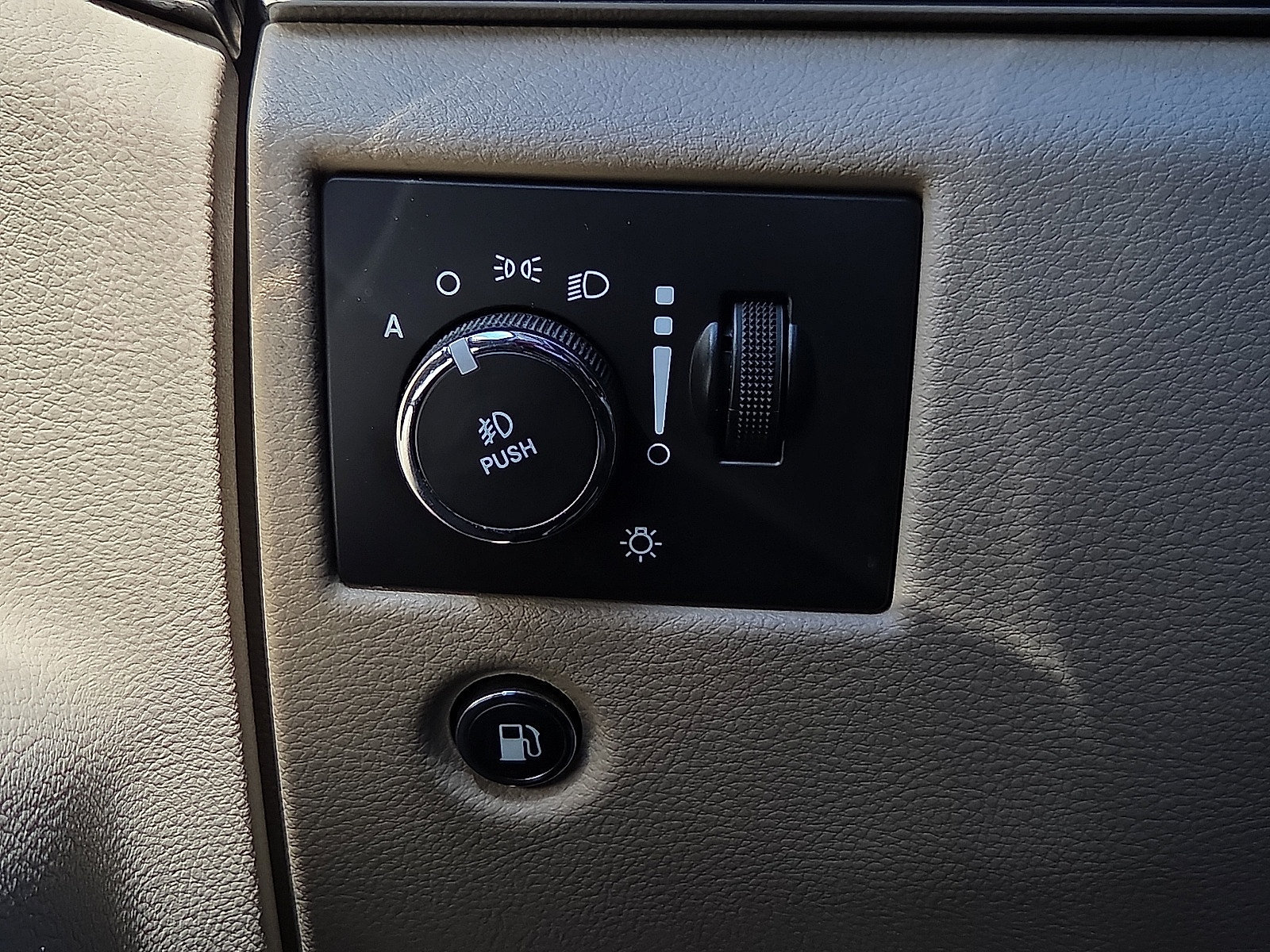 Used 2015 Jeep Grand Cherokee Limited AWD/4WD image 21