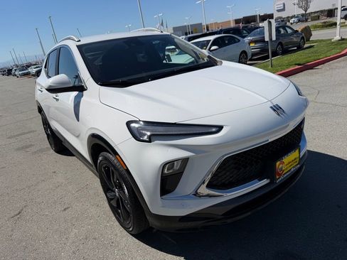 Used 2024 Buick Encore GX Sport Touring w/ Comfort Package image 8