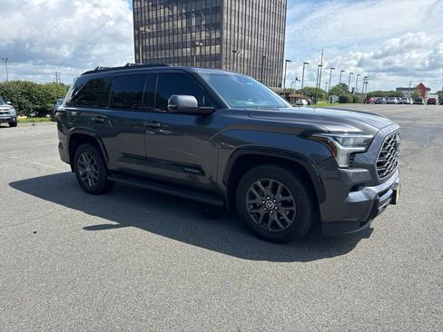Used 2023 Toyota Sequoia Platinum AWD/4WD image 3