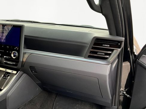 Used 2025 Lexus GX 550 w/ Accessory Package (2T) AWD/4WD image 27