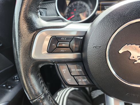 Used 2020 Ford Mustang Coupe RWD image 31
