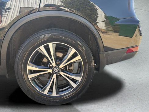 Certified 2020 Nissan Rogue SV w/ Premium Package image 15