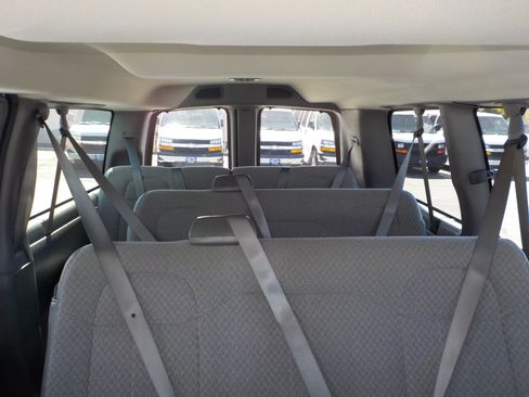 Used 2017 Chevrolet Express 3500 LT w/ LT Preferred Equipment Group RWD image 17