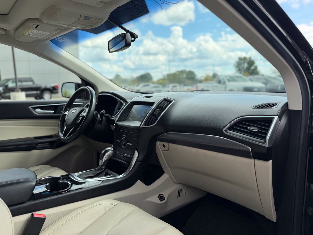Used 2016 Ford Edge Titanium w/ Technology Package AWD/4WD image 8