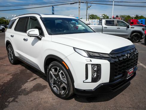 Used 2023 Hyundai Palisade Limited w/ Cargo Package AWD/4WD image 3