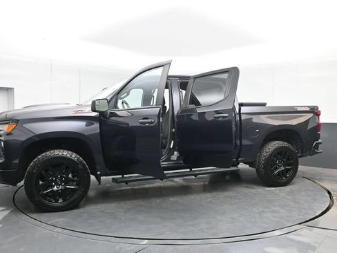 Used 2022 Chevrolet Silverado 1500 Custom Trail Boss w/ LPO, Dark Essentials Package AWD/4WD image 49