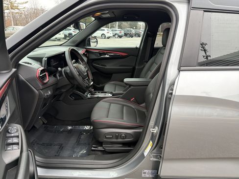 Used 2024 Chevrolet TrailBlazer RS w/ Driver Confidence Package image 10