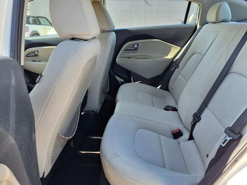 Used 2013 Kia Rio EX w/ Convenience Pkg image 11