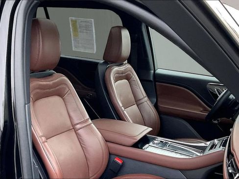 Used 2025 Lincoln Aviator Reserve w/ Illumination Package image 29
