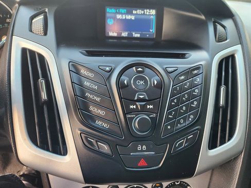 Used 2014 Ford Focus SE image 28