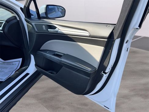 Used 2016 Ford Fusion S image 18