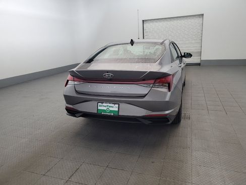Used 2023 Hyundai Elantra SEL w/ Cargo Package FWD image 7