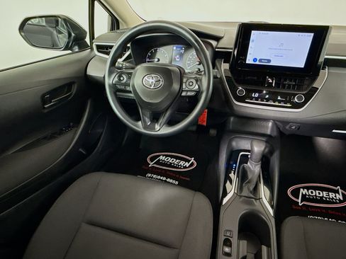 Used 2024 Toyota Corolla LE image 31