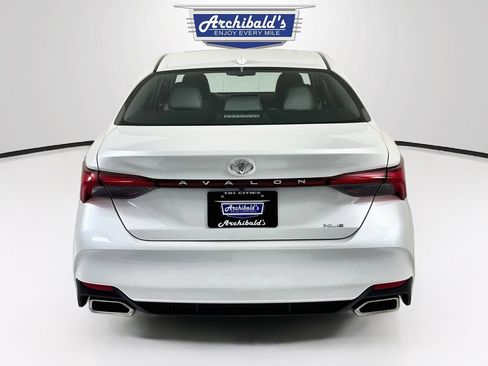 Used 2022 Toyota Avalon XLE w/ Moonroof Package FWD image 7