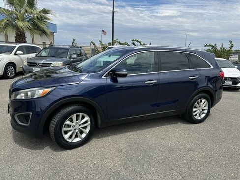 Used 2016 Kia Sorento LX FWD image 2