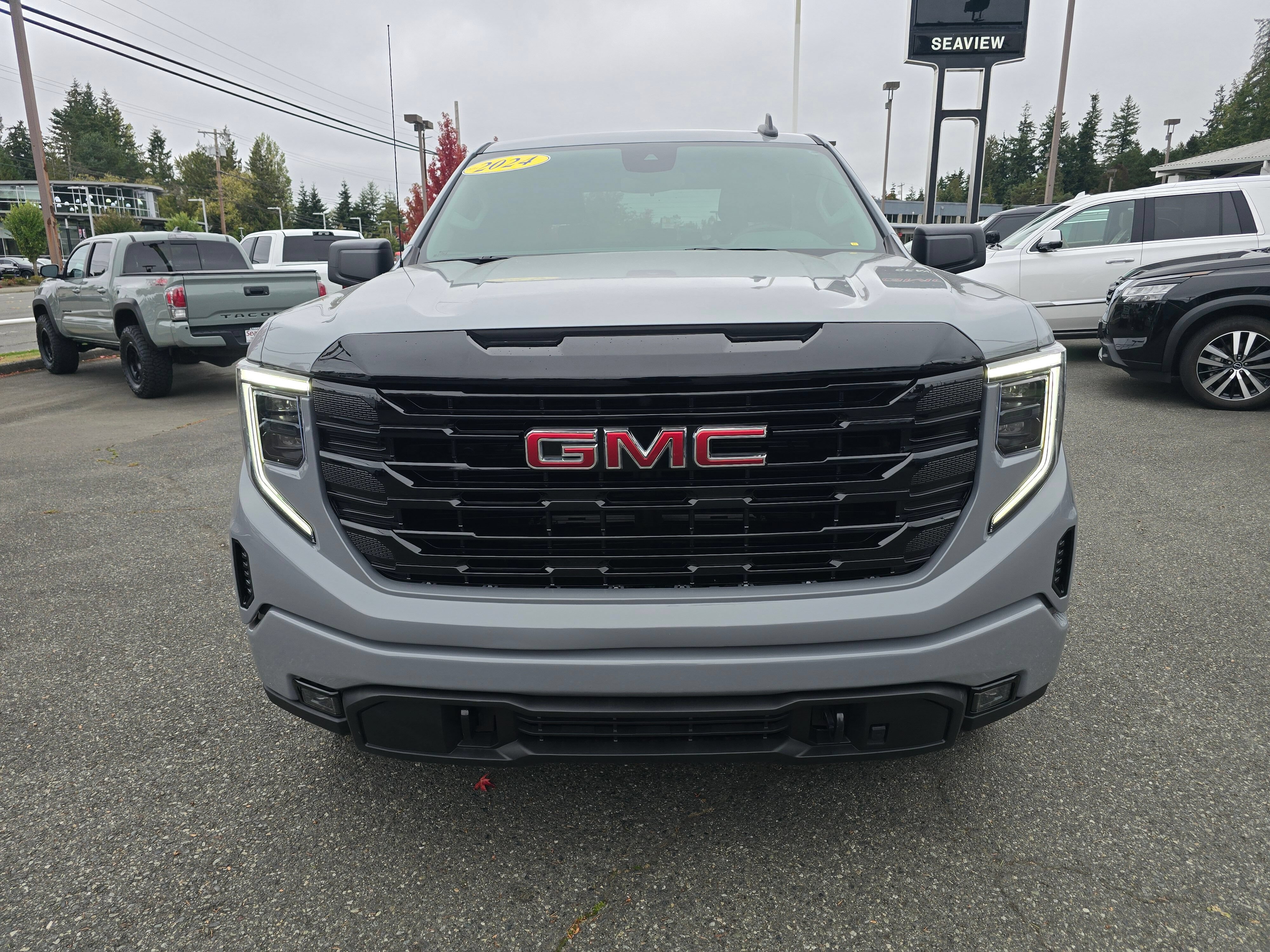 Used 2024 GMC Sierra 1500 Elevation AWD/4WD image 2