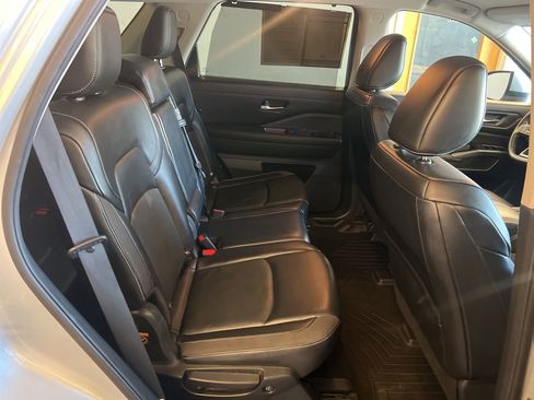 Used 2022 Nissan Pathfinder SL w/ Lighting Package (N92) FWD image 25