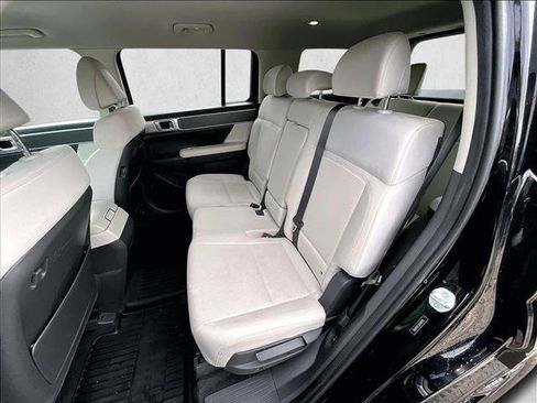 Used 2025 Hyundai Santa Fe SE FWD image 26