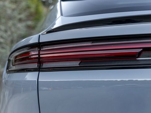 Certified 2025 Porsche Cayenne S image 18