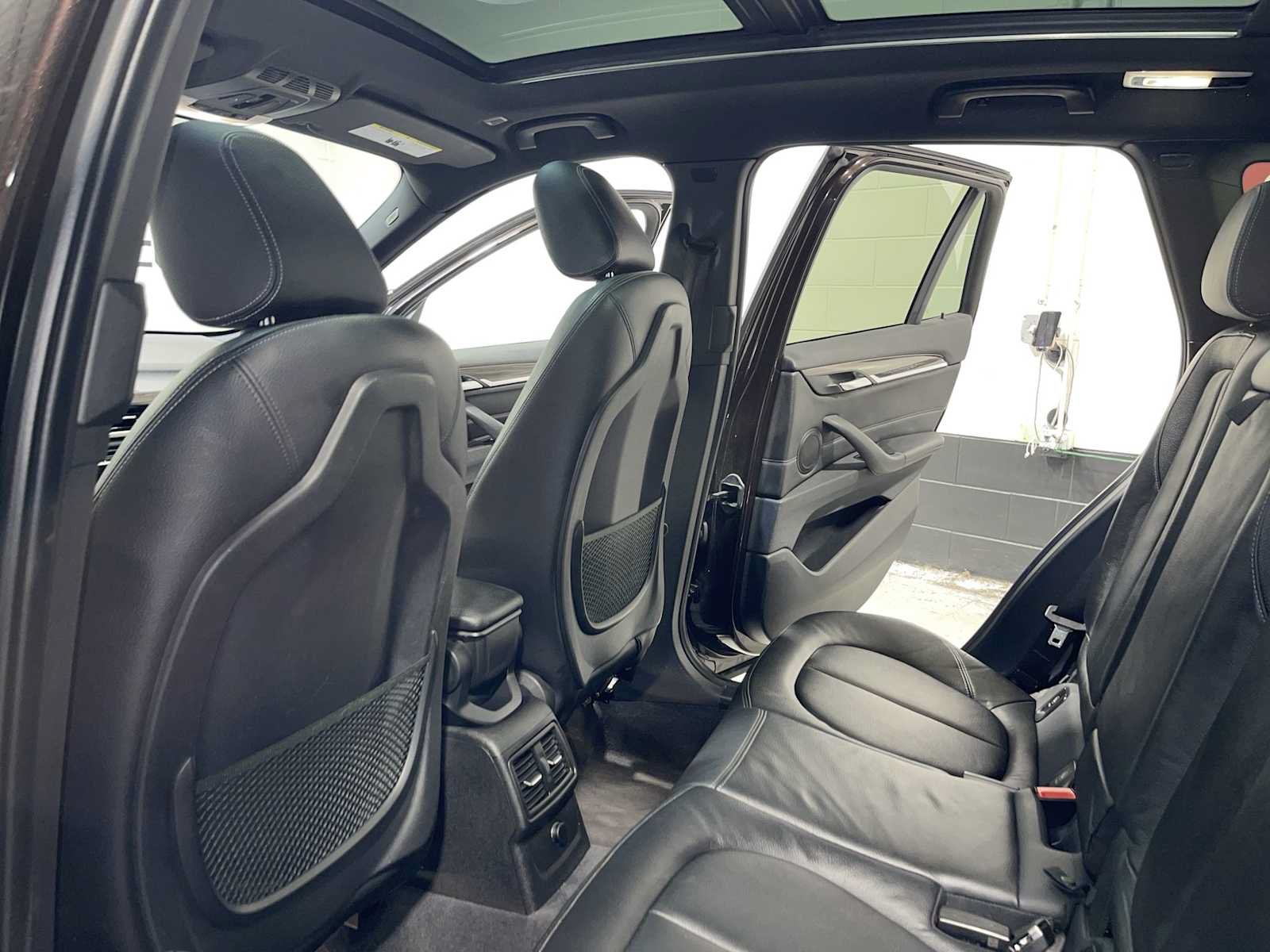 Used 2018 BMW X1 xDrive28i AWD/4WD image 12
