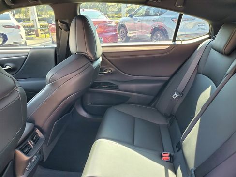 Used 2024 Lexus ES 350 F Sport image 12