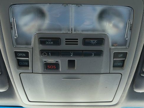 Used 2014 Toyota Camry XLE w/ Leather Package image 20