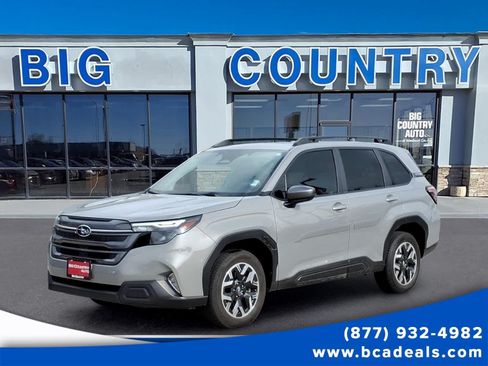 Used 2025 Subaru Forester Premium AWD/4WD image 1