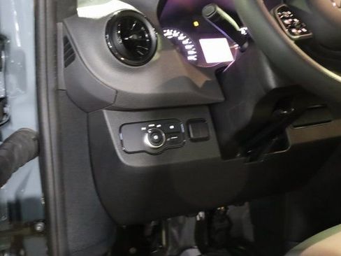 Used 2023 Mercedes-Benz Sprinter 2500 image 28