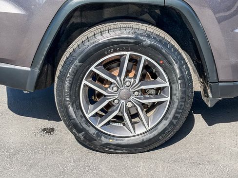Used 2019 Jeep Grand Cherokee Limited AWD/4WD image 10