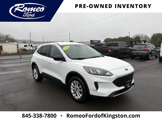 Certified 2022 Ford Escape SE w/ Cold Weather Package AWD/4WD image 3