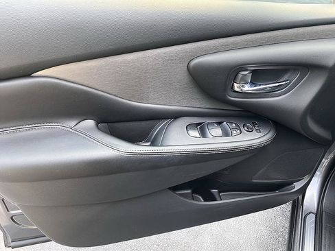 Used 2024 Nissan Murano SV FWD image 9
