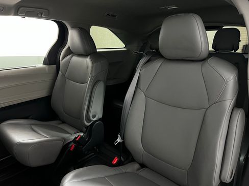 Certified 2024 Toyota Sienna XLE image 23