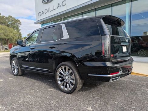 New 2026 Cadillac Escalade Luxury w/ LPO, Radiant Package AWD/4WD image 6