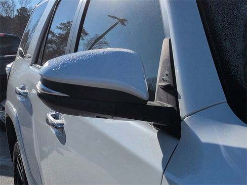 Used 2015 Toyota 4Runner SR5 image 11