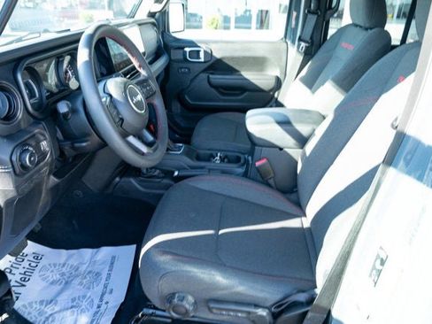 Certified 2025 Jeep Wrangler Unlimited Rubicon image 15