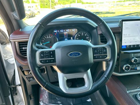 Used 2024 Ford Expedition Max Limited AWD/4WD image 14