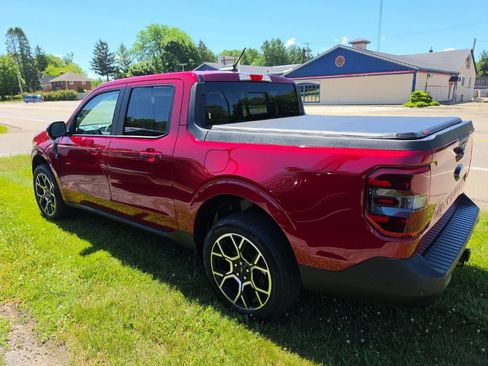 Used 2025 Ford Maverick Lariat AWD/4WD image 3