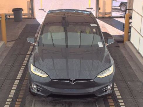 Used 2019 Tesla Model X Long Range image 18