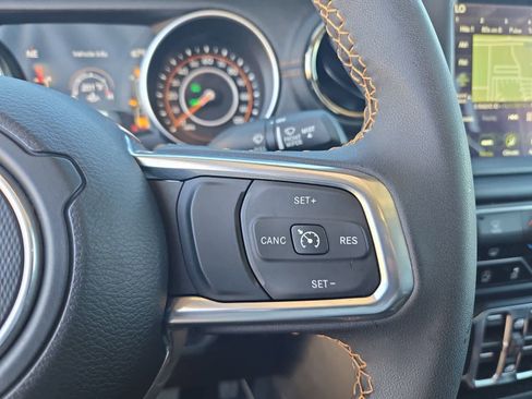 Used 2023 Jeep Gladiator Overland image 21