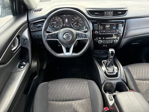 Used 2019 Nissan Rogue SV image 19