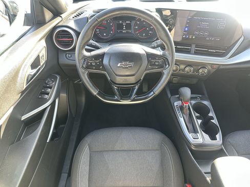 Used 2024 Chevrolet Trax RS w/ Driver Confidence Package image 17