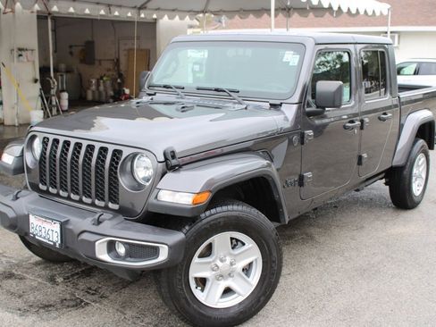 Used 2023 Jeep Gladiator Sport image 1
