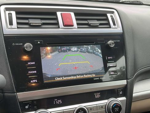 Used 2016 Subaru Outback 2.5i Premium image 18
