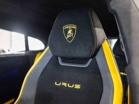 Used 2024 Lamborghini Urus Performante AWD/4WD image 36