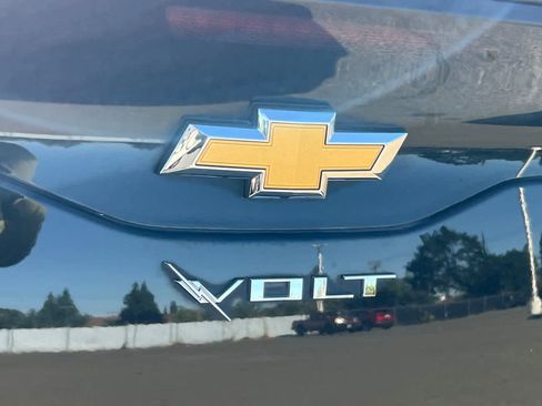 Used 2017 Chevrolet Volt Premier w/ Driver Confidence II Package FWD image 21