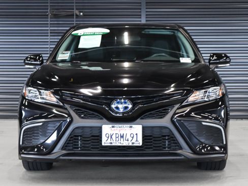Used 2022 Toyota Camry SE image 12