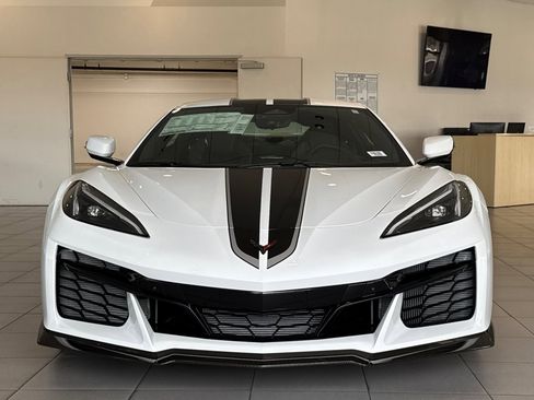 New 2025 Chevrolet Corvette E-Ray image 6