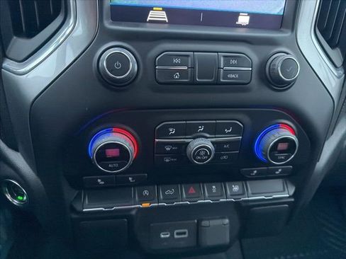 Used 2022 Chevrolet Silverado 1500 LT image 16