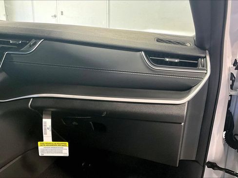 New 2025 Jeep Grand Cherokee Laredo X w/ Luxury Tech Group I image 18